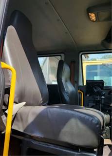 International WorkStar 7500 Right Seat