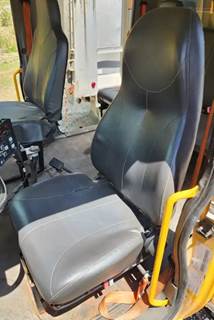 International WorkStar 7500 Left Seat