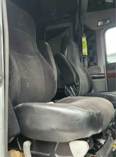 Kenworth T600 Right Seat