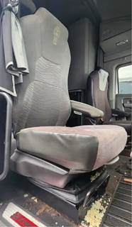 Kenworth T680 Right Seat