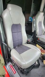Kenworth T680 Right Seat