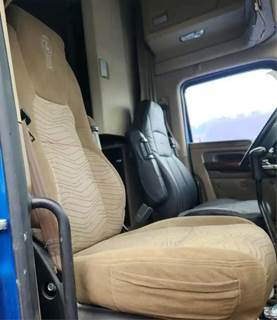 Kenworth T680 Right Seat