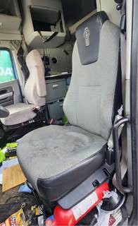 Kenworth T680 Left Seat