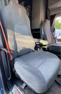 Kenworth T680 Right Seat