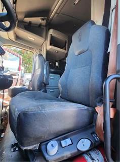 Kenworth T680 Left Seat