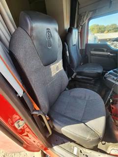 Kenworth T680 Right Seat