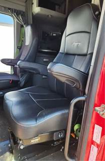 Kenworth T680 Left Seat