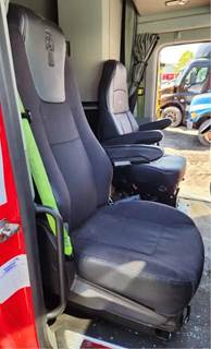 Kenworth T680 Right Seat