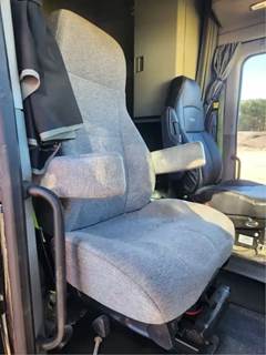Kenworth T680 Right Seat