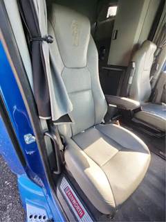 Kenworth T680 Right Seat