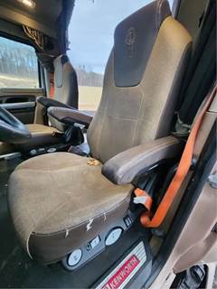 Kenworth T680 Left Seat