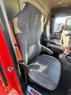 Kenworth T680 Right Seat