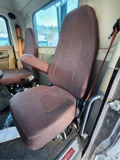 Kenworth T680 Left Seat