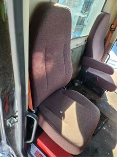 Kenworth T680 Right Seat