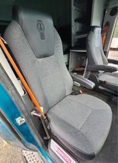 Kenworth T680 Right Seat