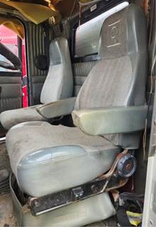 Kenworth T800 Left Seat