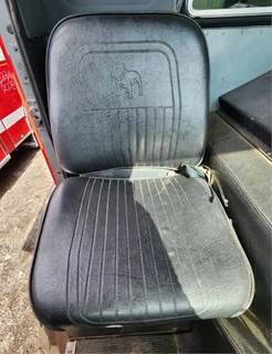 Mack MC688FC Right Seat