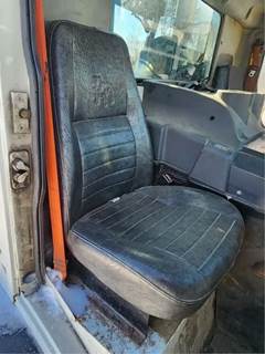 Mack MRU613 Right Seat