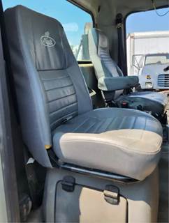 Mack Pinnacle CHU613 Right Seat for a 2017 Mack CHU613