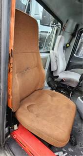 Mack Pinnacle CXU612 Right Seat for a 2013 Mack CXU612
