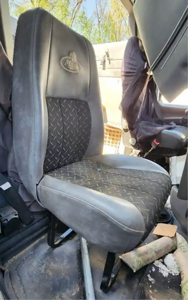 Mack Pinnacle CXU613 Right Seat for a 2014 Mack CXU613 For Sale
