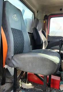Mack Pinnacle CXU613 Right Seat for a 2015 Mack CXU613