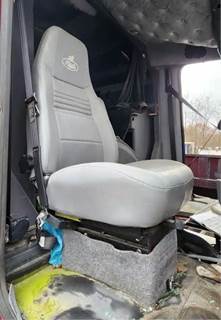 Mack Pinnacle CXU613 Right Seat for a 2016 Mack CXU613