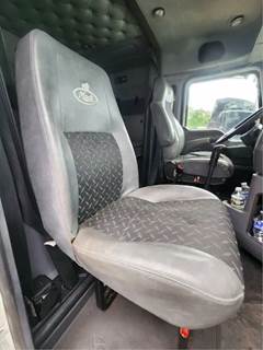 Mack Pinnacle CXU613 Right Seat for a 2013 Mack CXU613