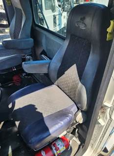 Mack Pinnacle CXU613 Left Seat for a 2018 Mack CXU613