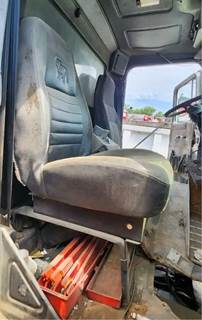 Mack RD688S Right Seat