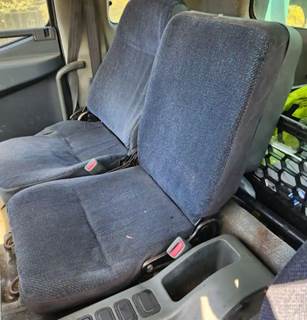 Mitsubishi FM65F Right Seat