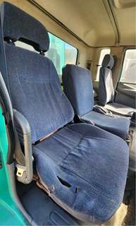 Mitsubishi FM65F Right Seat
