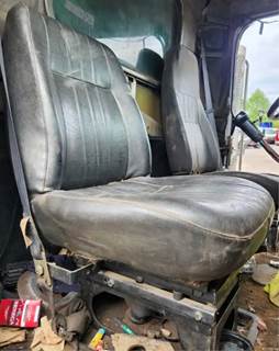 Peterbilt 379 Right Seat
