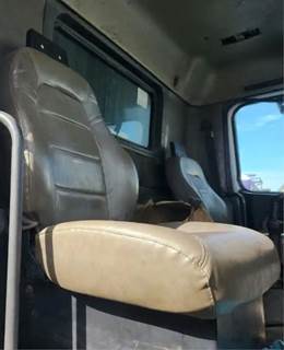 Volvo VHD Right Seat