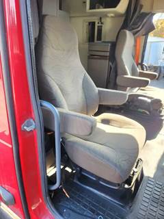 Volvo VNL Right Seat