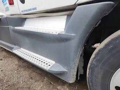 Freightliner Cascadia 125 Right Fairing