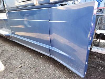 Freightliner Cascadia 125 Right Fairing