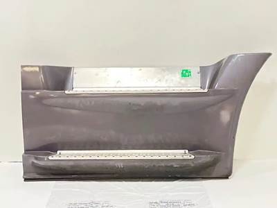 Freightliner Cascadia 125 Right Fairing