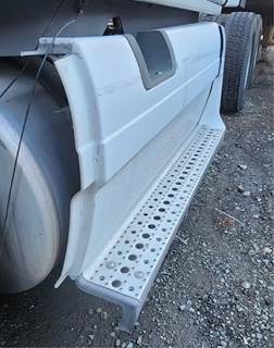 Freightliner Cascadia 125 Left Fairing