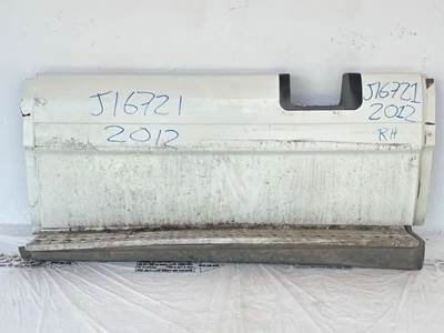 Freightliner Cascadia 125 Right Fairing