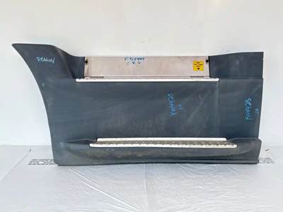 Freightliner Cascadia 125 Left Fairing