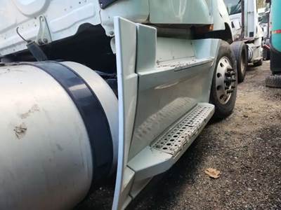 Freightliner Cascadia 126 Right Fairing