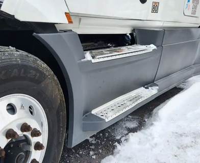 Freightliner Cascadia 126 Left Fairing