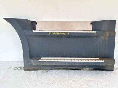 Freightliner Cascadia 126 Left Fairing