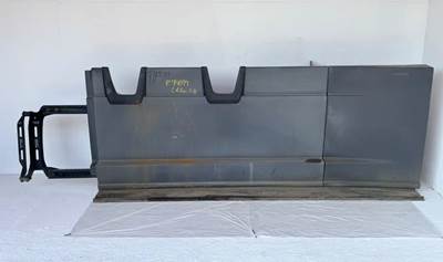 Freightliner Cascadia 126 Left Fairing