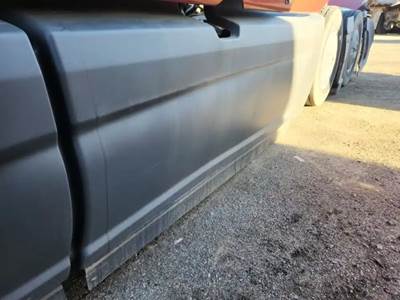 International LT625 Left Fairing