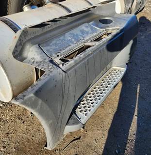 International LT625 Left Fairing