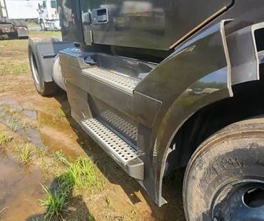 Volvo VNL Right Fairing