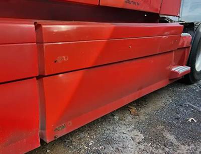 Volvo VNL Left Fairing