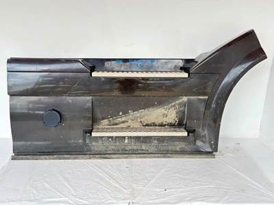 Volvo VNL Right Fairing